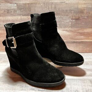Vince Camuto Womens Black Suede Wedge Heel Ankle Booties Size 7M/37 Buckle